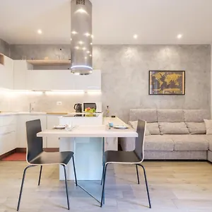 Apartment Cairoli 9 By